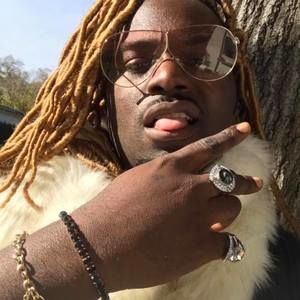 Meet your Posher, Carlos